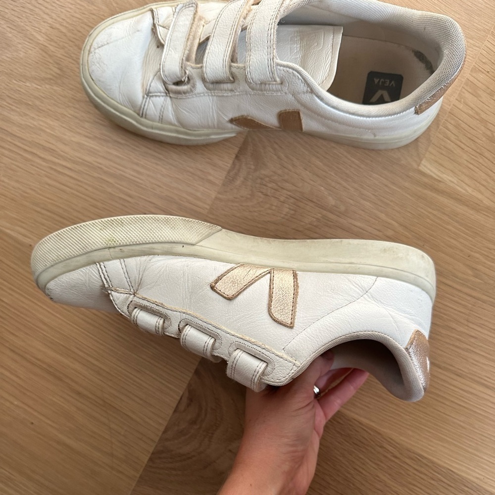 Veja White Sneakers - Picture 8 of 8